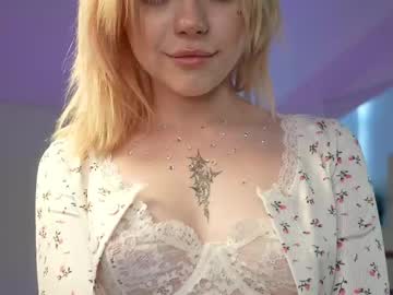 cassie flora