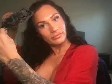 nikkijamesxo